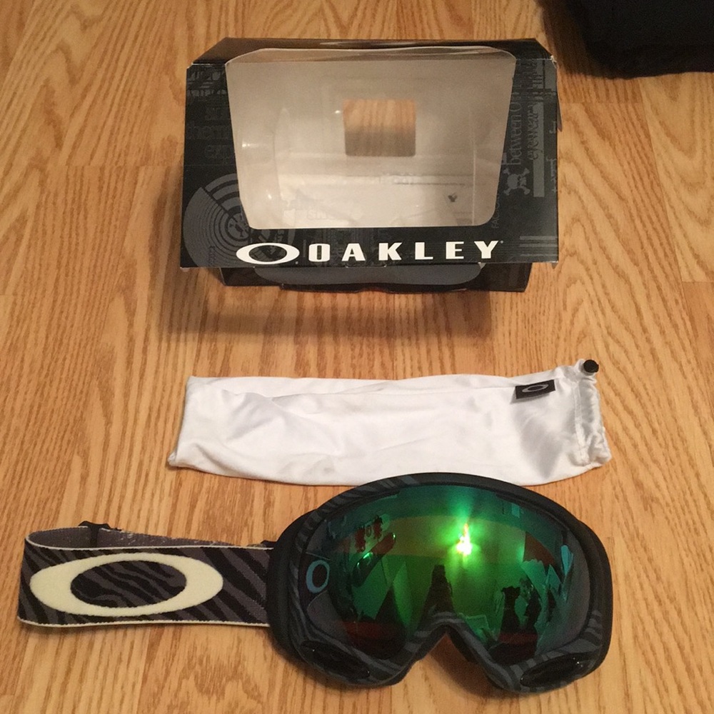 Oakley Aframe 2.0 snow goggle